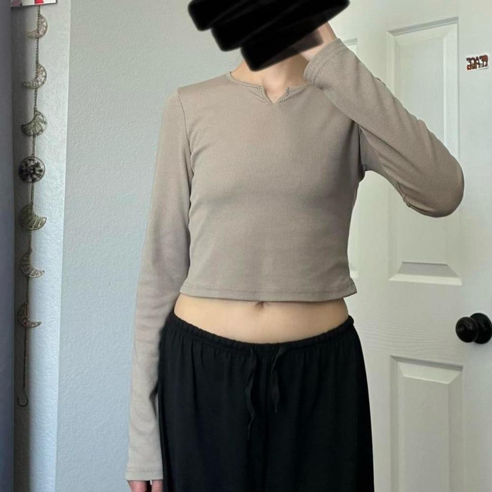 Taupe long sleeve crop top